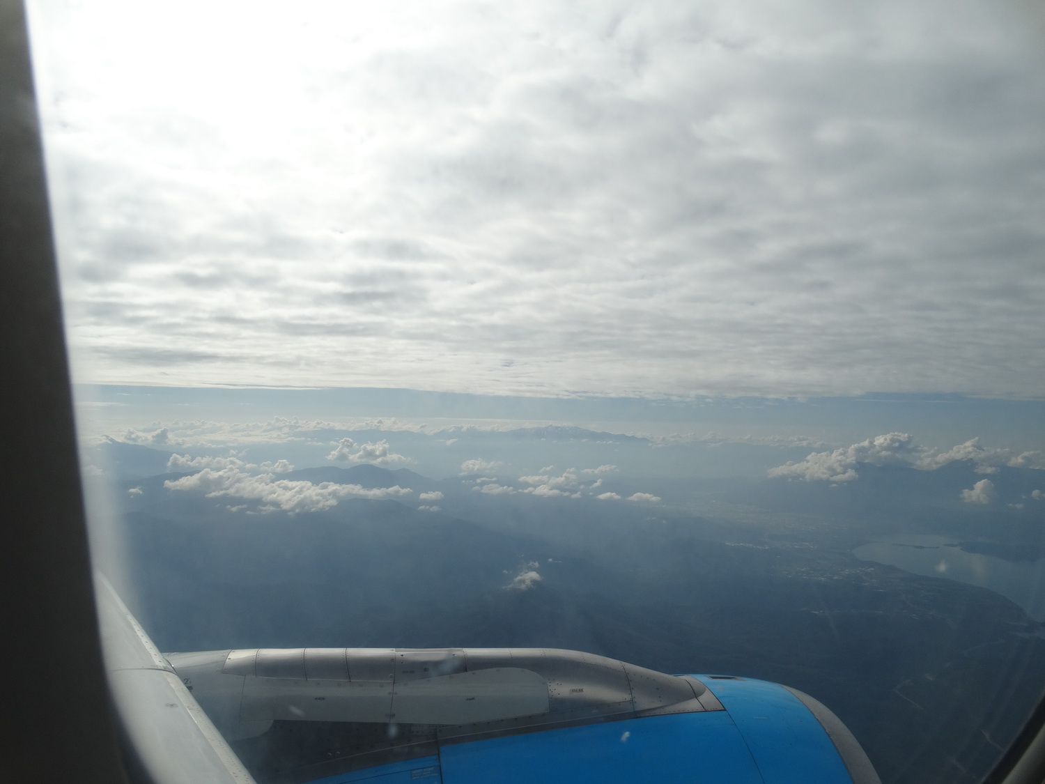 Вид из окна самолета на Турцию
